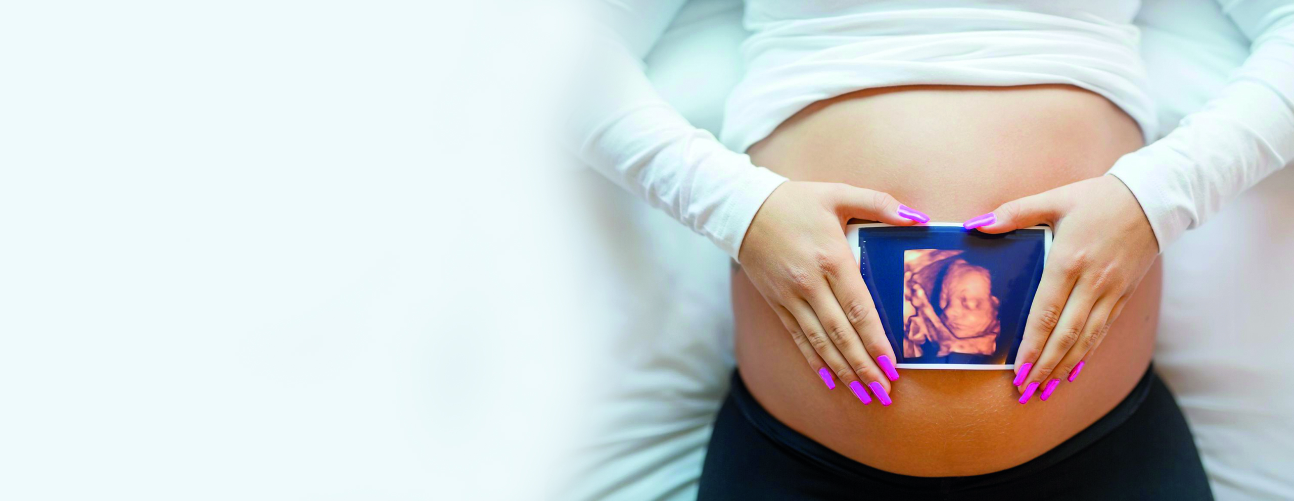 Kadın Hastalıkları ve Doğum Uzmanı Op. Dr. Lütfiye Tomak, kliniğinde 4 boyutlu ultrason teknolojisi ile hamilelik boyunca bebeğinizi takip ve muayene için son teknolojilere sahip ultrason sistemi kullanmaktadır.